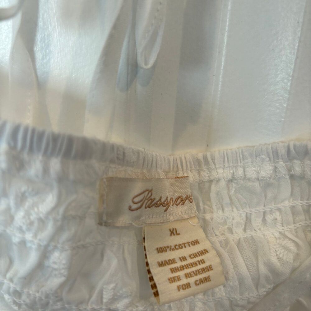 Passport White Crop‎ Top Size Small - Picture 7 of 8